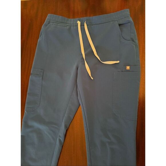 Figs Technical Collection Cargo Pant - Picture 4 of 8